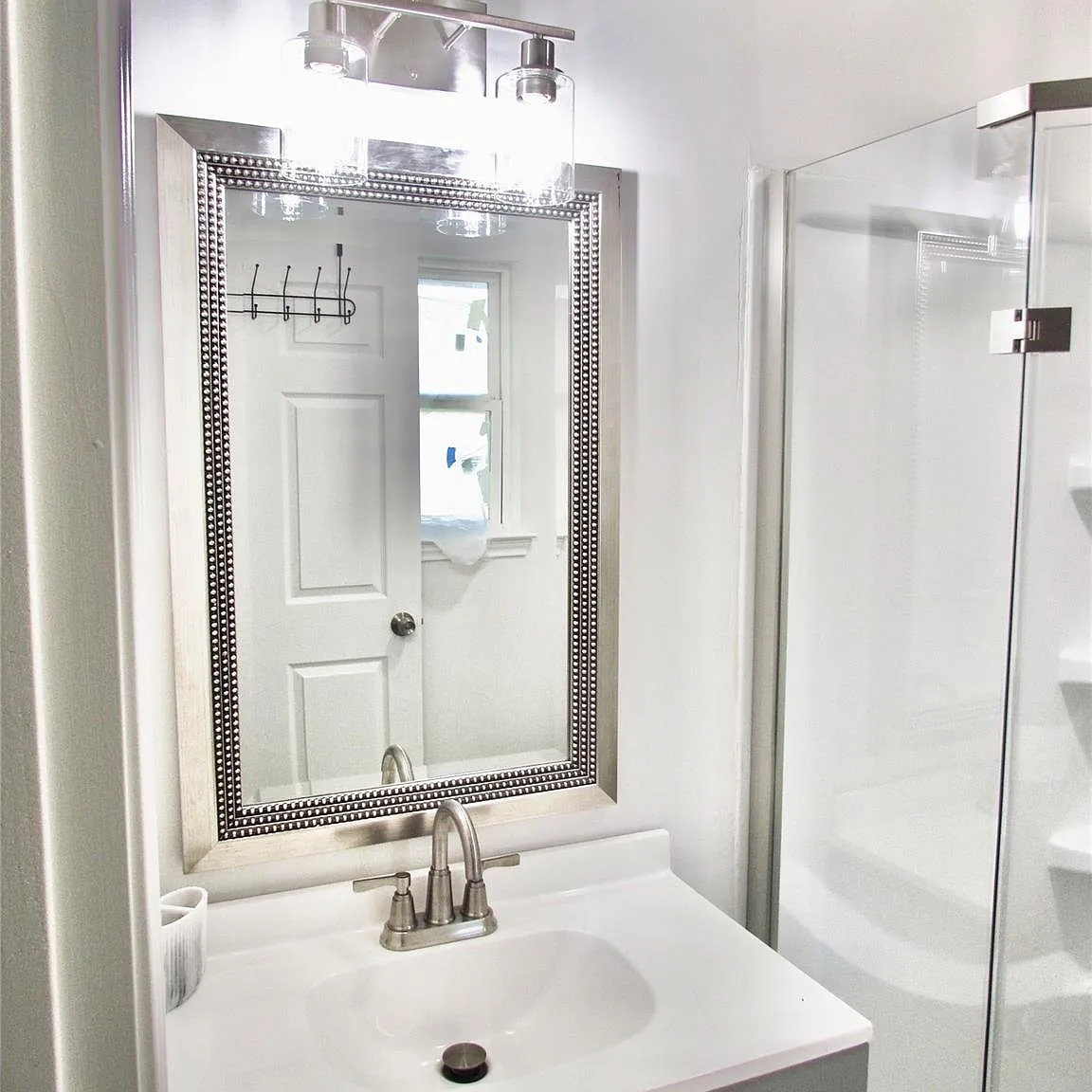 3 bed, 2.0 bath, 2065 sqft, $2,150 — Photo 2
