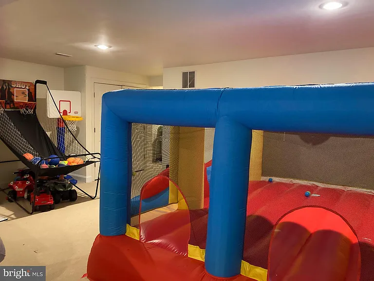 305 Flannery Ln — Photo 18