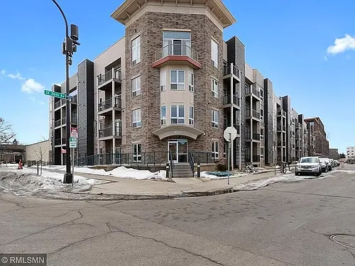 2600 University Ave SE Photo 1