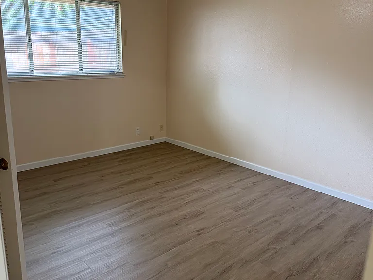 7630-7626 Brentwood Dr — Photo 10