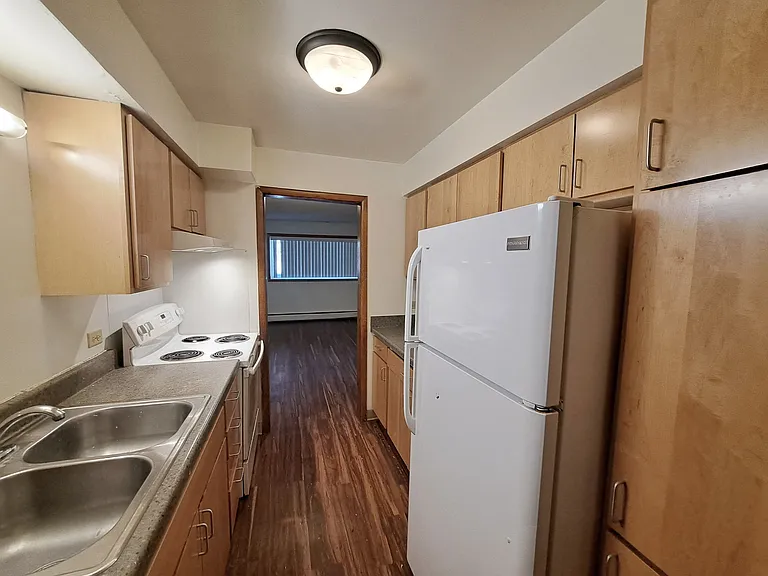 Rolling Hills Apartments — Photo 72