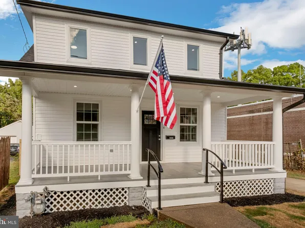 4105 34th St, Mount Rainier, MD 20712