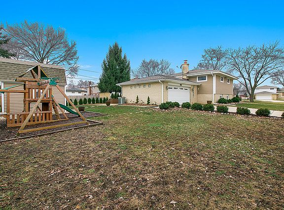 2nd image of 363 Debra Dr