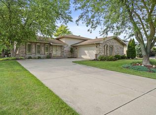 3486 Dale Dr, Crete, IL 60417