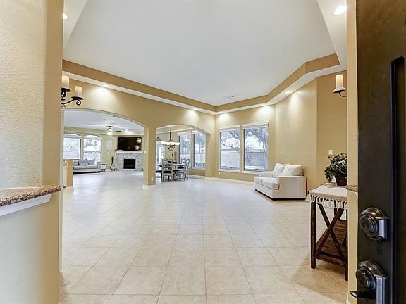 4th image of 2218 Deer Cove Trl