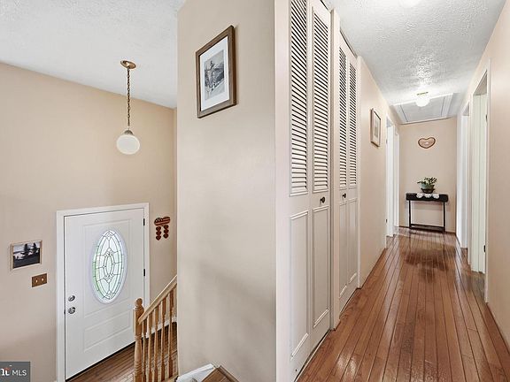4th image of 1595 Elmwood Ct