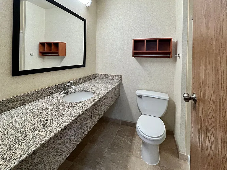 Ski Town Apartments — Photo 168