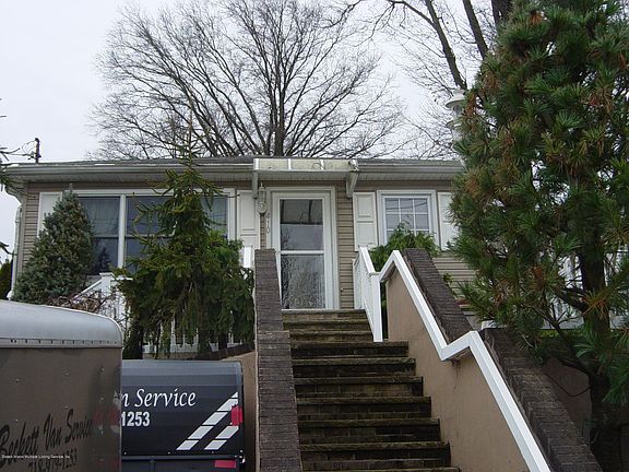 2nd image of 410 Purdy Ave