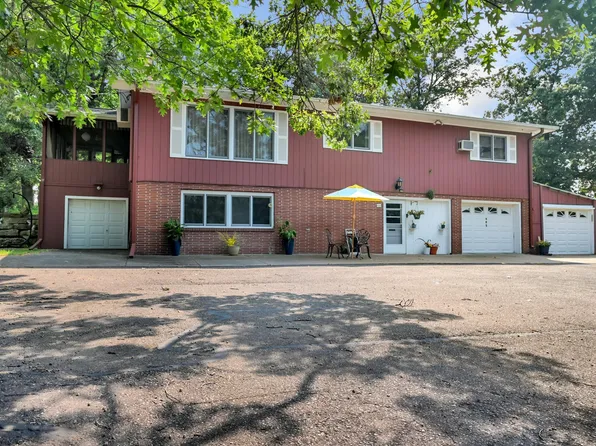 405 Oakwood Dr, Durand, WI 54736