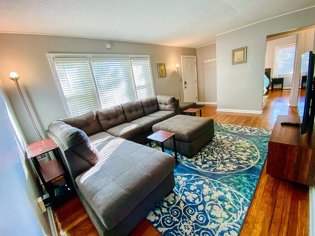 2 bed, 1.0 bath, 768 sqft, $3,203 — Photo 4