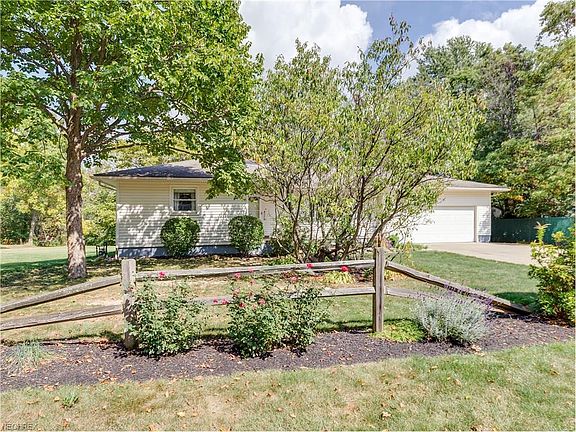 2nd image of 1601 Chapman Dr