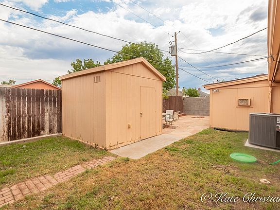 3rd image of 405 Crenshaw Dr