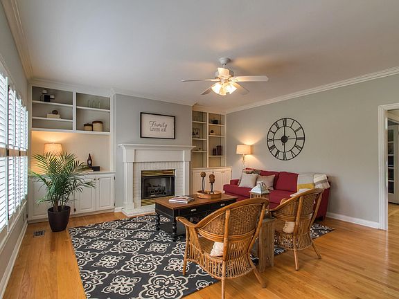 3rd image of 350 Glendower Pl