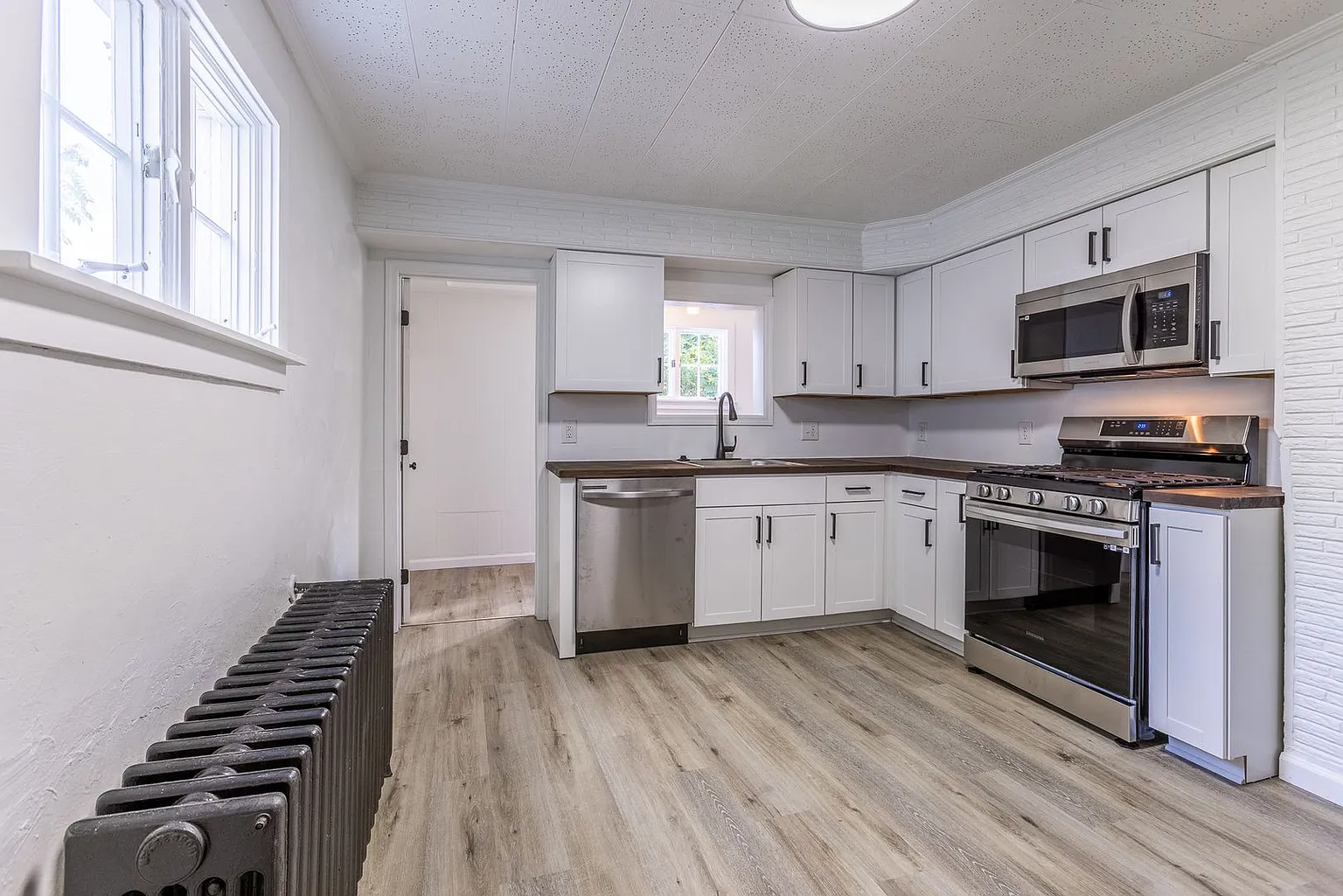 626 Excelsior St photo 1