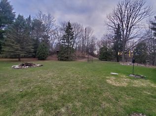 S10W31385 Irwin Ct, Wales, WI 53183