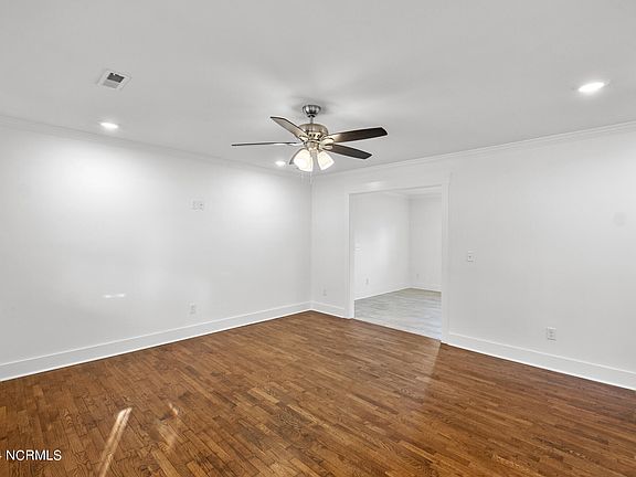5th image of 217 Shorewood Hills Drive