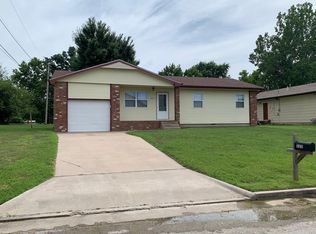 325 W 22nd St, Baxter Springs, KS 66713