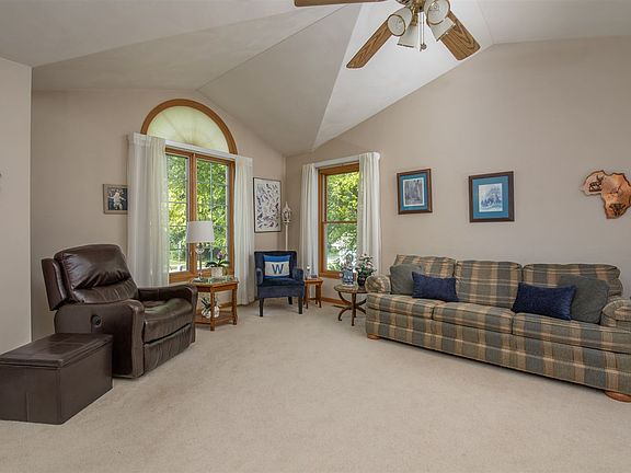 3rd image of 4038 Pepper Dr
