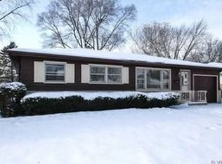 1312 Blackhawk Dr, Elgin, IL 60120