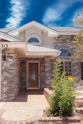 1313 James Cravens Ct — Photo 2