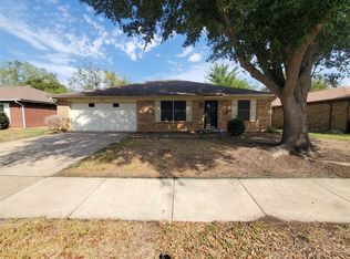 6415 Kelly Elliott Rd, Arlington, TX 76001