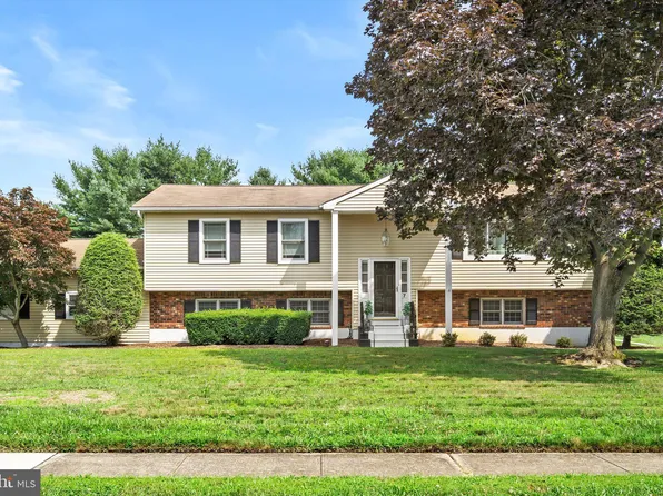 7 Old Post Ln, Hamilton, NJ 08620