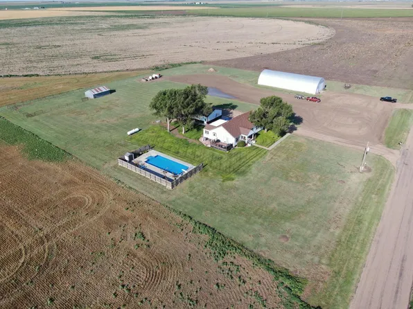 1217 W Road 17, Ulysses, KS 67880