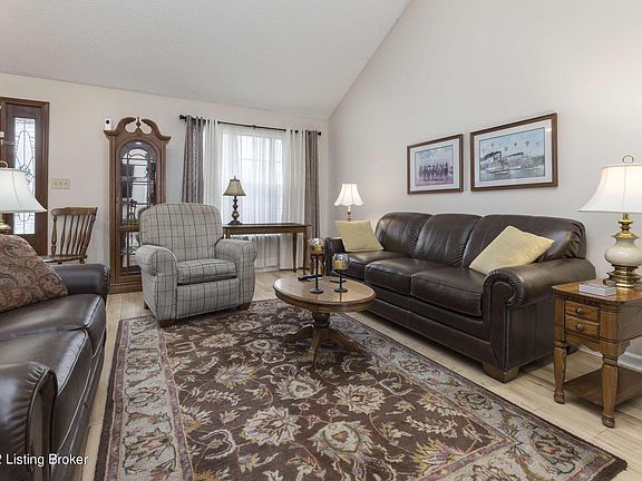 5th image of 1057 Cobblestone Cir