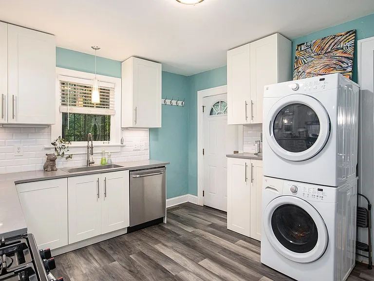 1755 Langston Ave SW — Photo 10