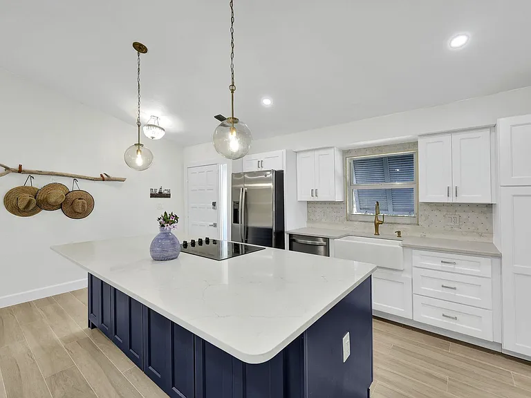 852 Rabbit Rd — Photo 5