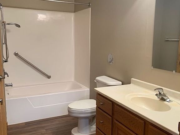4th image of 420 5th Ave S APT 201