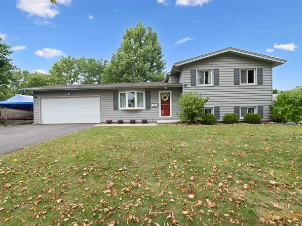 160 Surrey Ln, Crystal Lake, IL 60014