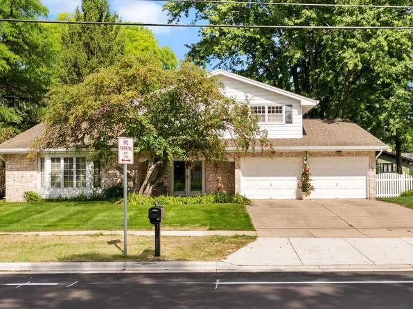 2105 Ruger Ave, Janesville, WI 53545