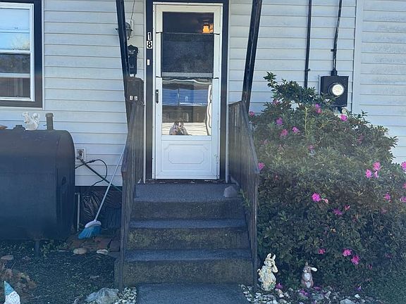 4th image of 18 Jonquil Pl