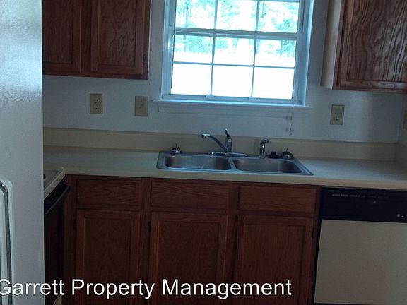 4th image of 209 Old Bridge Ct