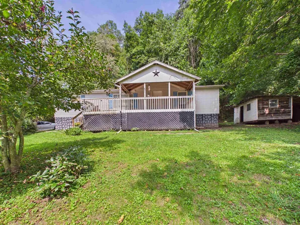 6 Low Gap Rd, Branchland, WV 25506