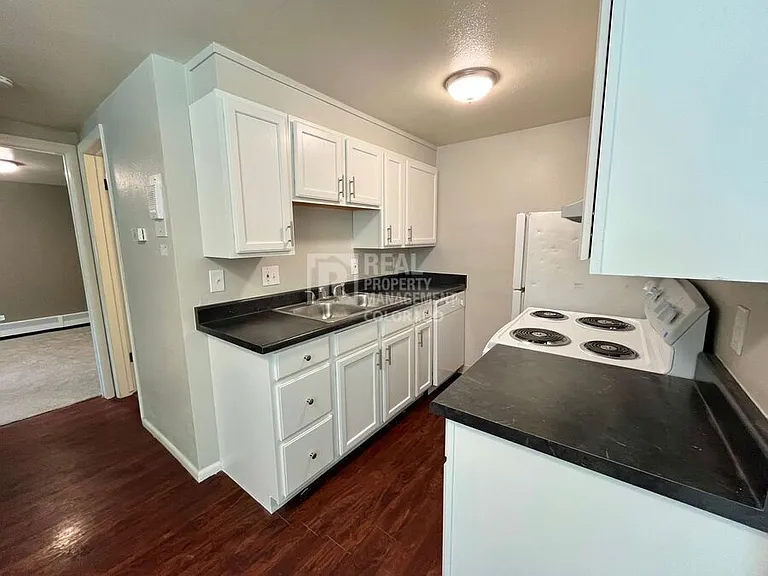 1221 N Clarkson St #2 — Photo 7