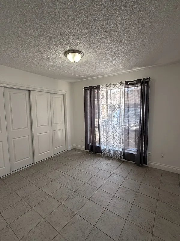2 bed, 2.0 bath, 1004 sqft, $1,400 — Photo 2