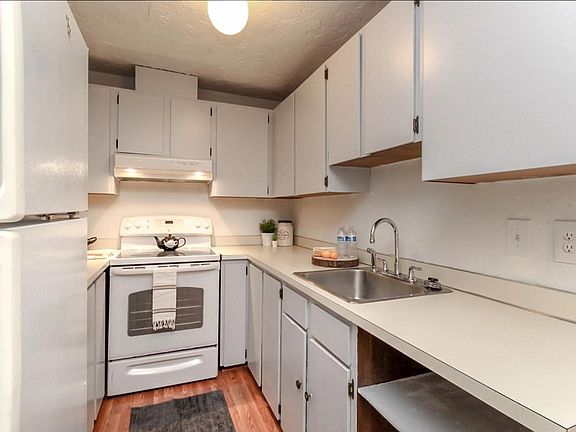 4th image of 2100 N 106th St APT 2222