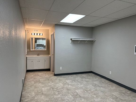 3rd image of 190 Wilson St E #105