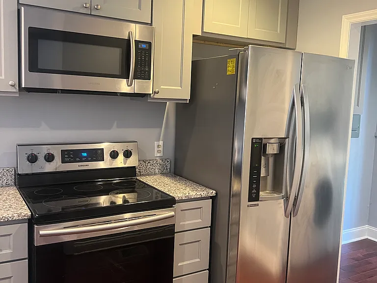 825 Edwards St #B — Photo 9