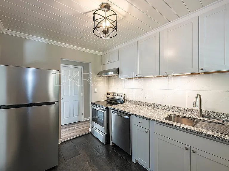 2874 Blount St — Photo 18