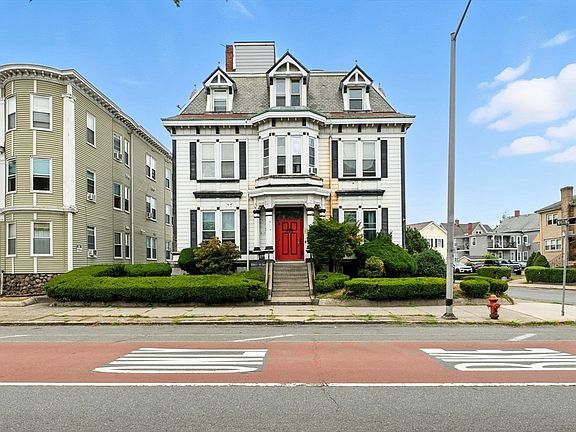 2nd image of 121 N Common St