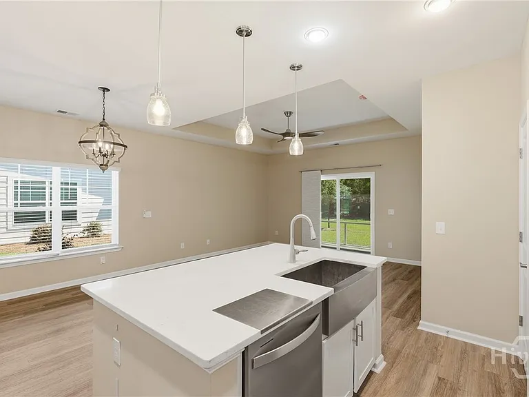 130 Danbury Ct — Photo 13
