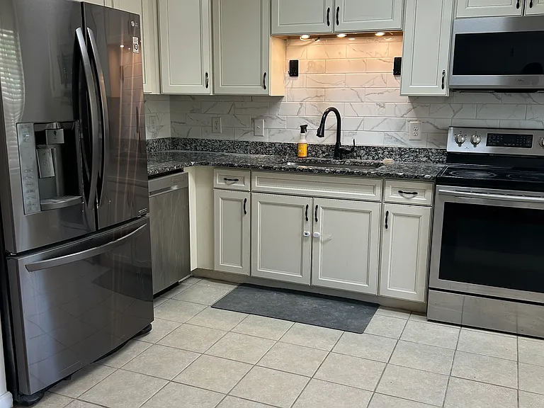 125 Sampson Ct — Photo 20
