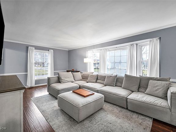 4th image of 16790 Glenridge Ave