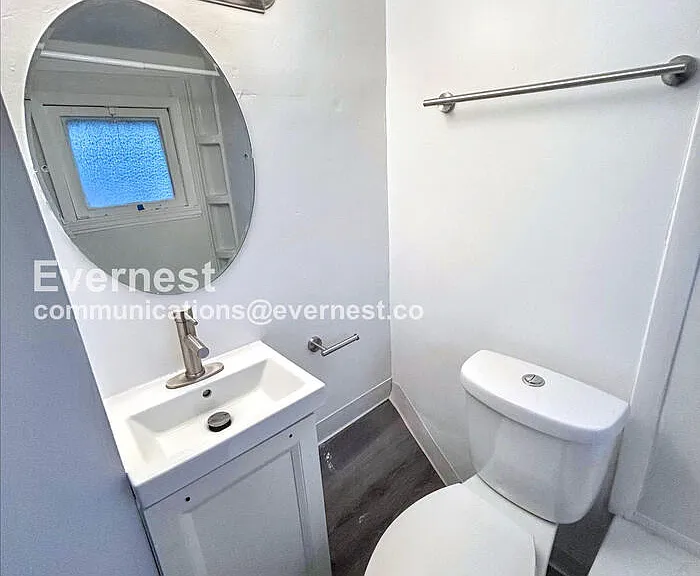 1079 E 68th St #2 — Photo 4