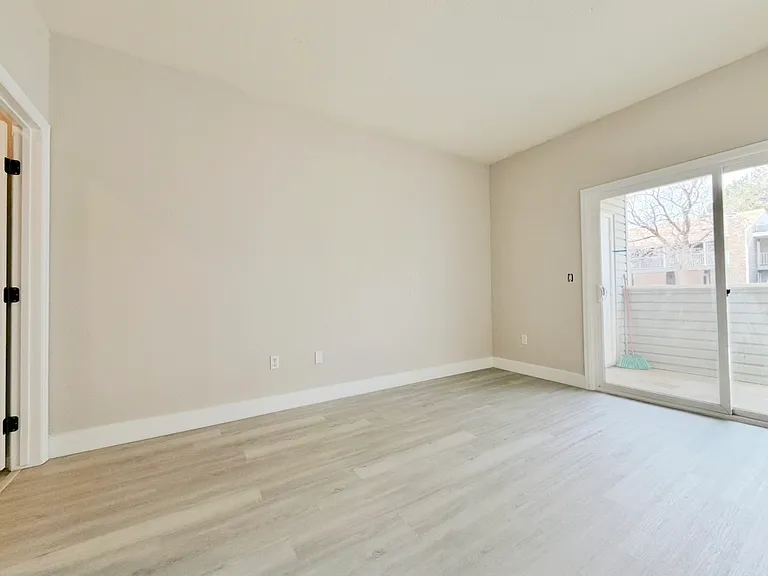 908 S Yampa St #102 — Photo 8