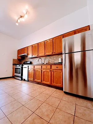 Rented by Compass | media 22