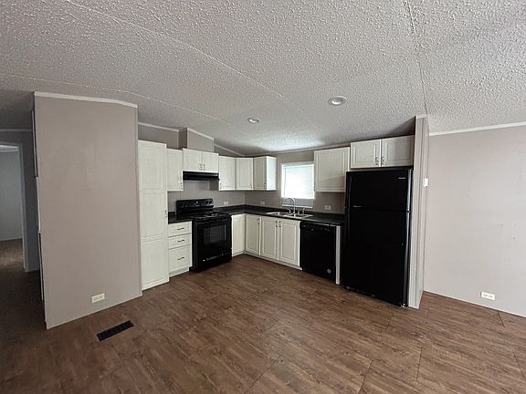 3rd image of 98 Riviera Courts Dr #98